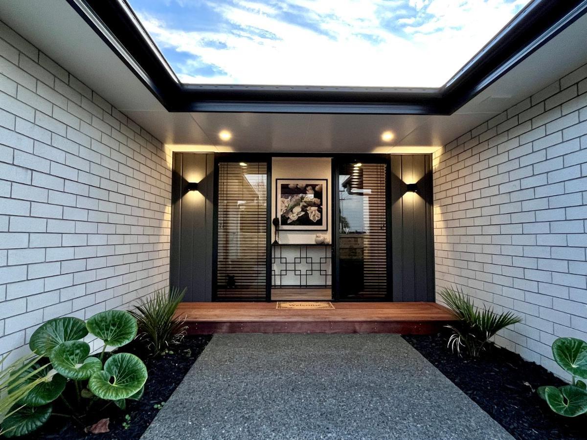 Luxury Villa, Central, Golf And Cafes - By Kosh Bnb Hamilton Exterior photo